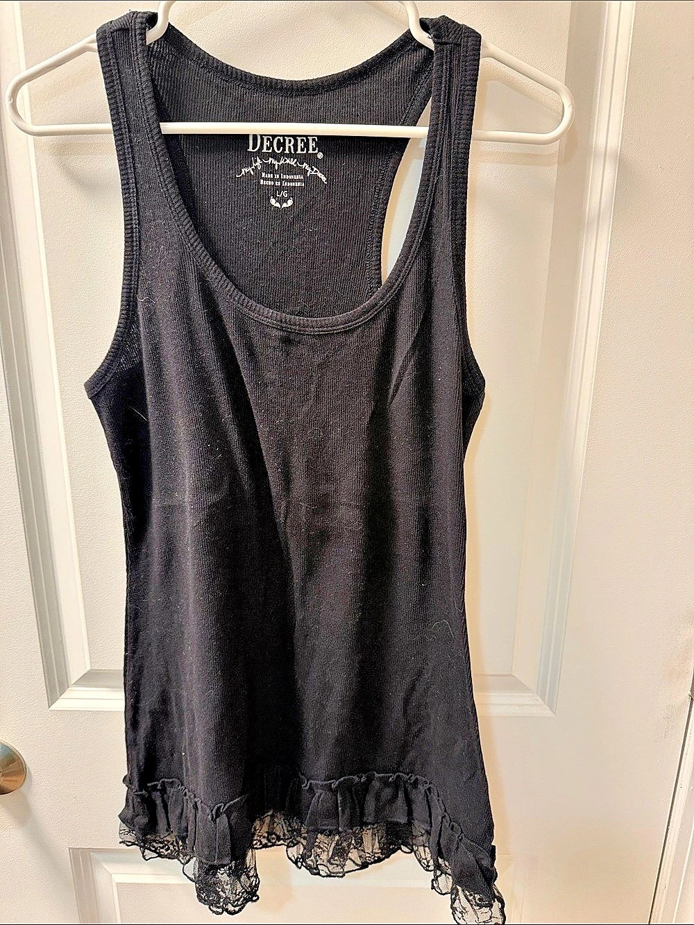 Decree Black Lace Hem Tank Top Size Large Like New